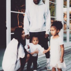 Kim Kardashian, Kanye West, North West y Saint West muy unidos