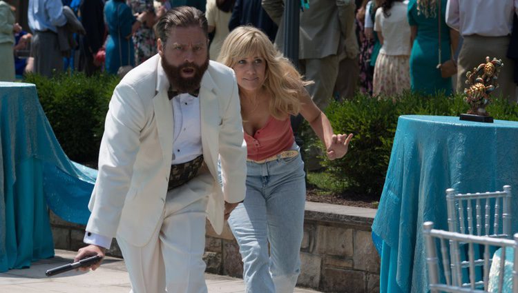 Zach Galifianakis y Kristen Wiig en 'De-mentes criminales'