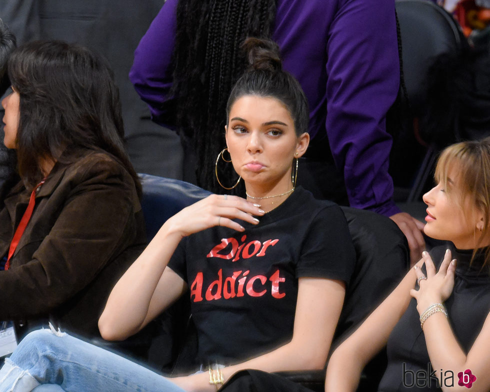 Kendall Jenner en un partido de la NBA en Los Ángeles