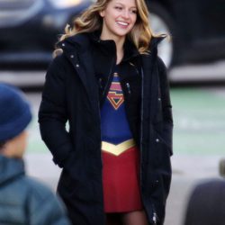 Melissa Benoist feliz en el rodaje de 'Supergirl'