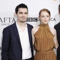 Damien Chazelle, Emma Stone y Ryan Gosling en la BAFTA Tea Party 2017