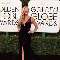 Nancy O'Dell en la alfombra roja de los Globos de Oro 2017