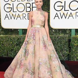 Giuliana Rancic en la alfombra roja de los Globos de Oro 2017