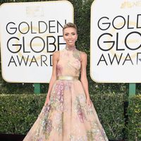 Giuliana Rancic en la alfombra roja de los Globos de Oro 2017