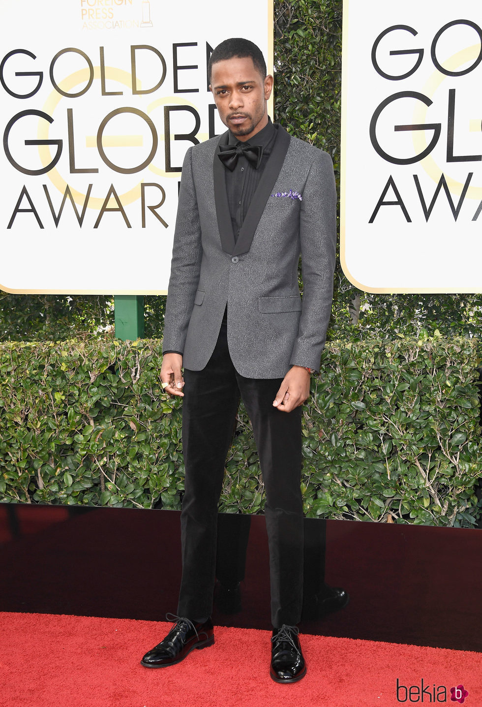 Keith Stanfield en la alfombra roja de los Globos de Oro 2017