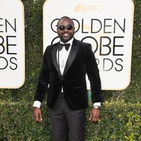 Brian Tyree Henry en la alfombra roja de los Globos de Oro 2017