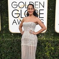 Tracee Ellis Ross en la alfombra roja de los Globos de Oro 2017