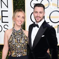 Sam y Aaron Taylor-Johnson en la alfombra roja de los Globos de Oro 2017