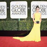 Maisie Williams en la alfombra roja de los Globos de Oro 2017