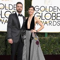 Justin Timberlake y Jessica Biel en la alfombra roja de los Globos de Oro 2017