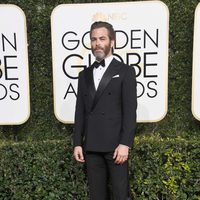 Chris Pine en la alfombra roja de los Globos de Oro 2017