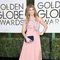 Connie Britton en la alfombra roja de los Globos de Oro 2017