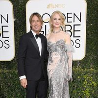 Nicole Kidman y Keith Urban en la alfombra roja de los Globos de Oro 2017