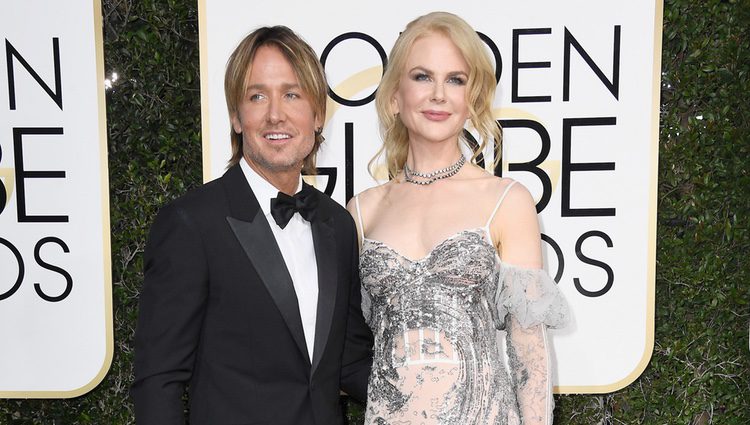 Nicole Kidman y Keith Urban en la alfombra roja de los Globos de Oro 2017