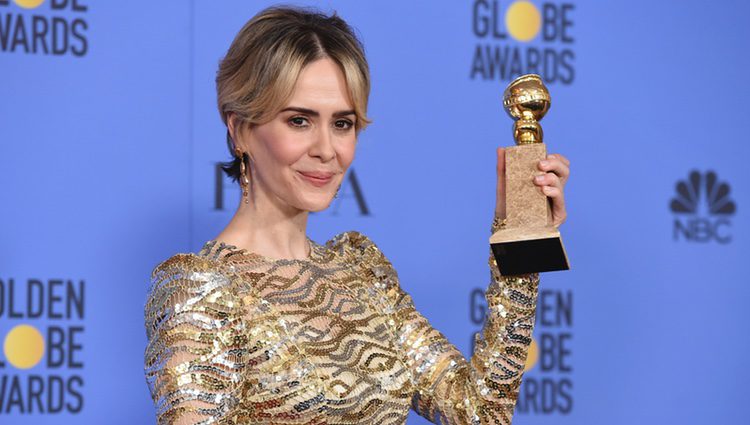 Sarah Paulson con su Globo de Oro 2017