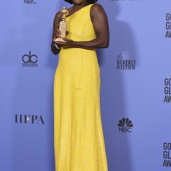 Viola Davis con su Globo de Oro 2017