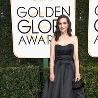 Winona Ryder en la alfombra roja de los Globos de Oro 2017