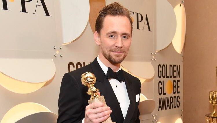 Tom Hiddleston después de la gala de los Globos de Oro 2017