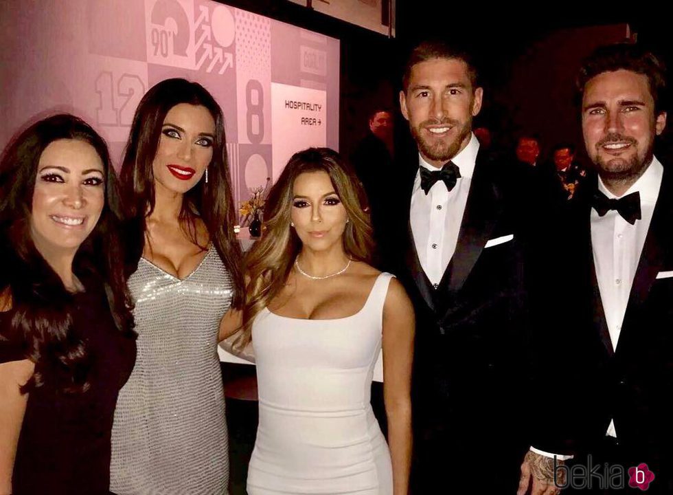 Eva Longoria con Sergio Ramos, Pilar Rubio y otras caras conocidas en The Best FIFA Awards 2016