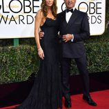 Sylvester Stallone y su mujer Jennifer Flavin en los Globos de Oro 2017