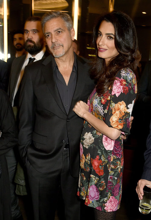 George Clooney y Amal Alamuddin en un acto público tras los rumores de embarazo