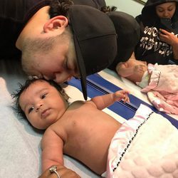 Rob Kardashian y Blac Chyna muy felices junto a su hija Dream Reneé