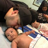 Rob Kardashian y Blac Chyna muy felices junto a su hija Dream Reneé