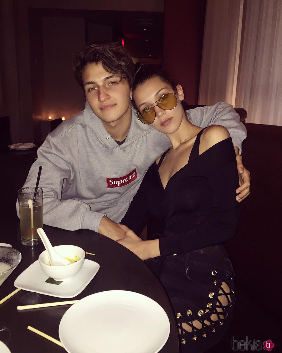 Bella y Anwar Hadid juntos