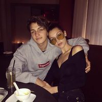 Bella y Anwar Hadid juntos