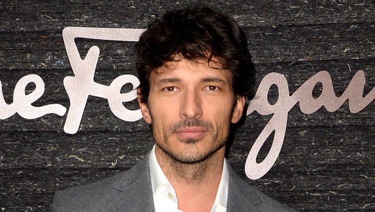 Andrés Velencoso en el desfile de Salvatore Ferragamo en Milan Fashion Week Men's otoño/invierno 2017/2018