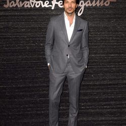 Andrés Velencoso en el desfile de Salvatore Ferragamo en Milan Fashion Week Men's otoño/invierno 2017/2018