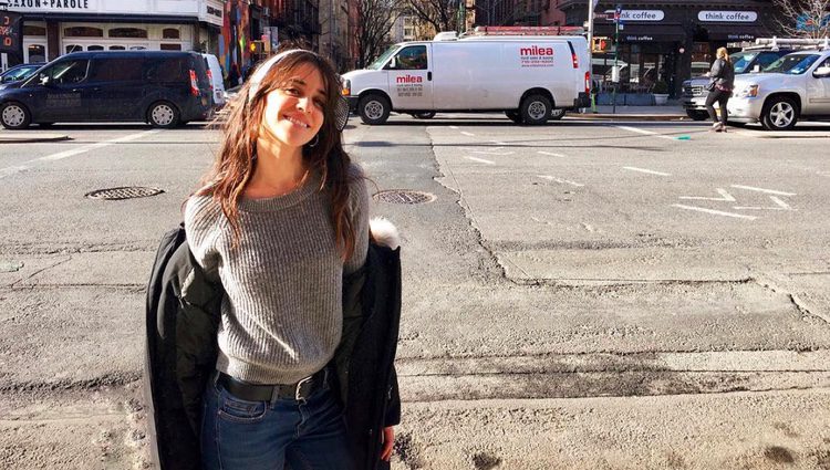 Macarena García, muy sonriente y desabrigada en Nueva York