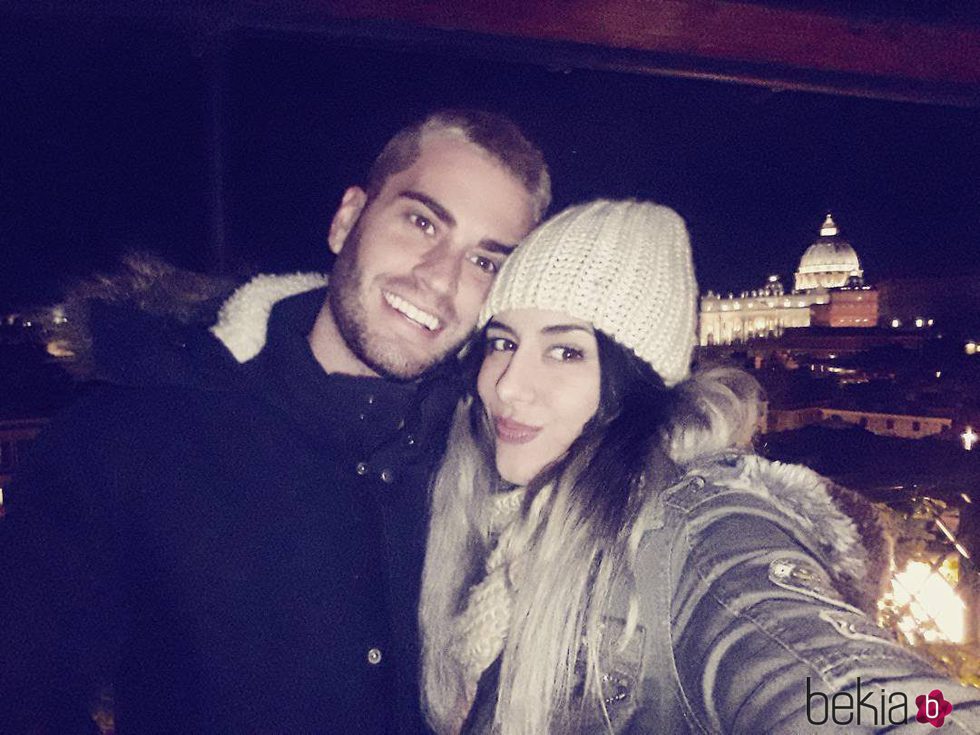 Beatriz y Rodrigo de 'GH17' con la Basílica de San Pedro a su espalda