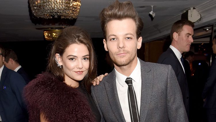 Louis Tomlinson y Danielle Campbell en los Premios Daily Mirror