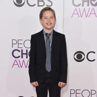 Matthew McCann en la alfombra roja de los People's Choice Awards 2017