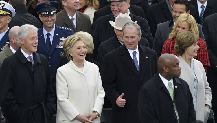 Hillary Clinton, George W. Bush y Bill Clinton en la toma de posesión de Trump