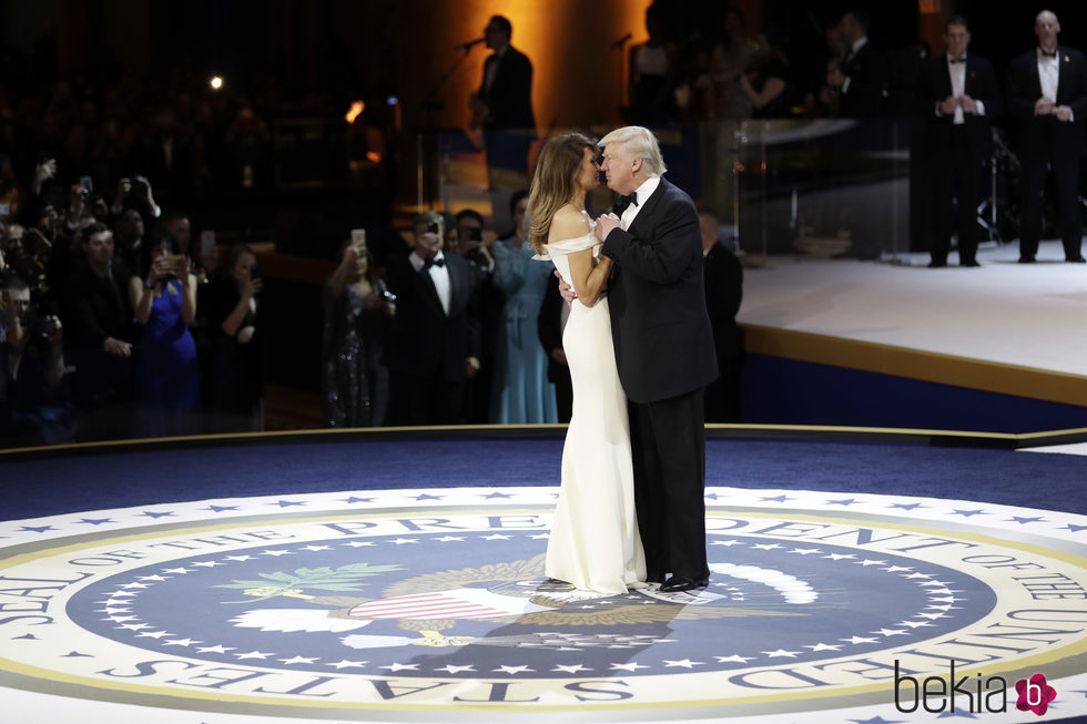 Donald Trump y Melania Trump en el baile inaugural de Washington