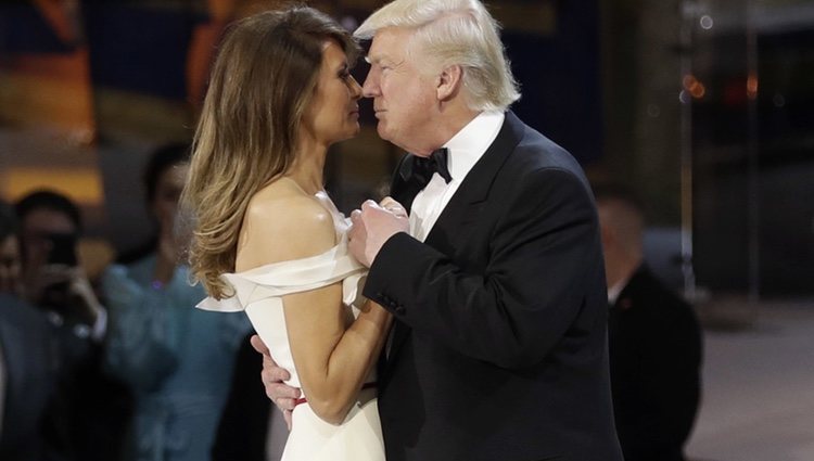 Donald Trump y Melania Trump en el baile inaugural de Washington