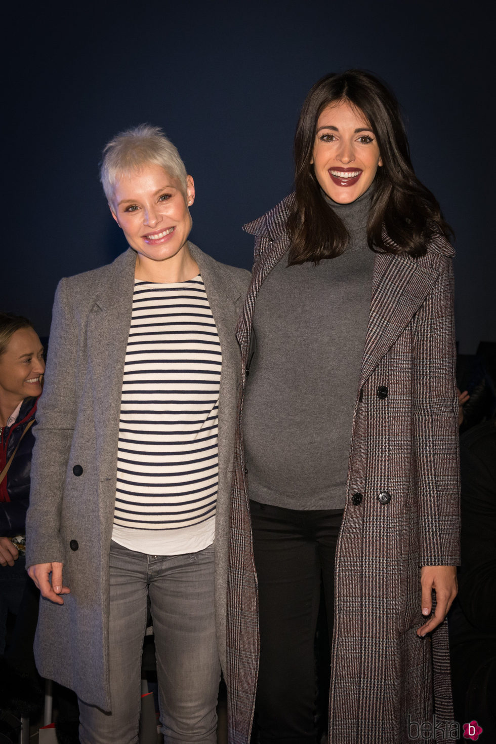 Soraya Arnelas junto a Noelia López luciendo embarazo en la FIMI