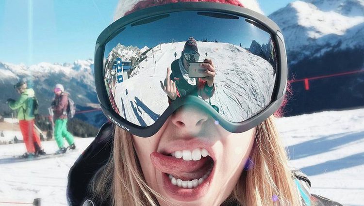 Blanca Suárez en la nieve y reflejado en las gafas Joel Bosqued