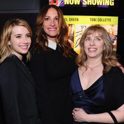 Julia Roberts, Lisa Roberts y Emma Roberts en un evento