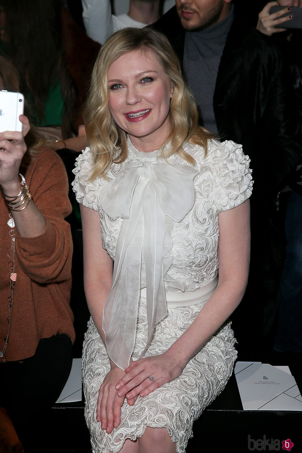 Kirsten Dunst en el front row del desfile de Ralph & Russo en la Semana de la Alta Costura de París