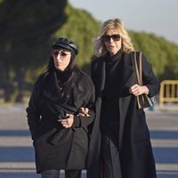 Rossy de Palma y Bibiana Fernández en la capilla ardiente de BImba Bosé