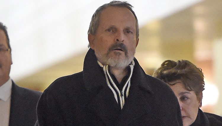 Miguel Bosé en la capilla ardiente de Bimba Bosé