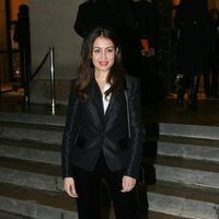 Hiba Abouk llegando al desfile primavera/verano 2017 de Giorgio Armani Privé en la Semana de la Alta Costura de París