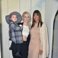 Alessandra Ambrosio, Coco Rocha y su hijo en el desfile de Bonpoint en la Semana de la Alta Costura de París