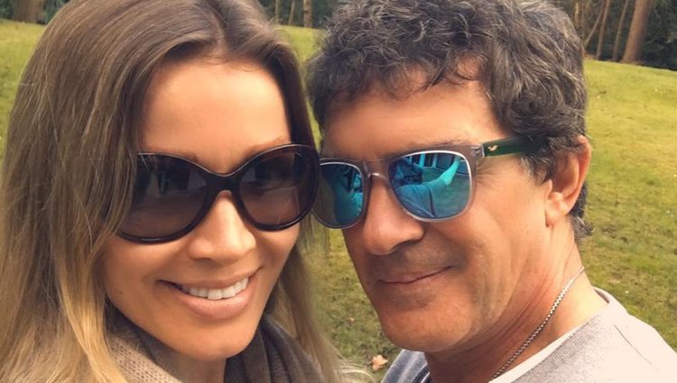 Antonio Banderas y Nicole Kimpel disfrutando de la naturaleza