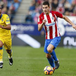 Lucas Hernández en un partido de Liga del Atlético de Madrid contra Las Palmas