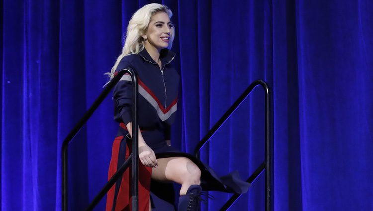 Lady Gaga en la rueda de prensa de la Super Bowl 2017