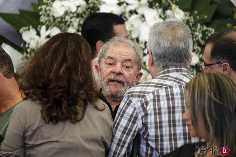 Lula da Silva en el velorio de su mujer Leticia